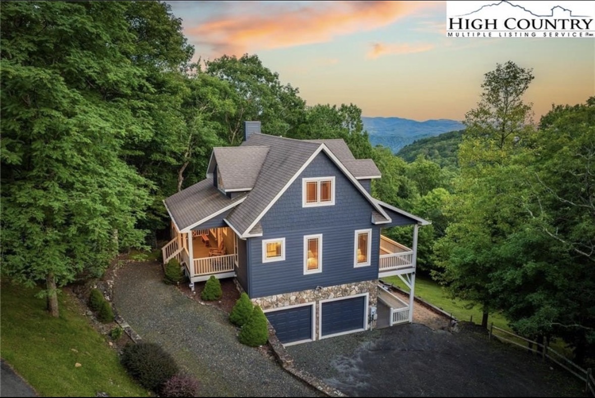 Mountain cabin in fall foliage - High Country NC